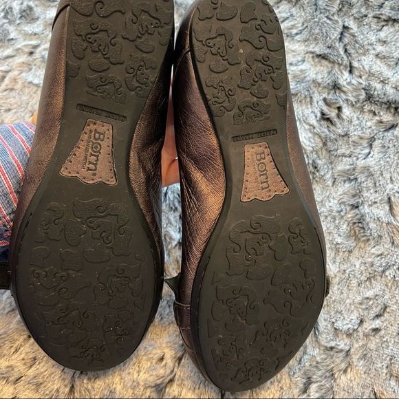 BORN Pleated Front Flats - Picture 7 of 12